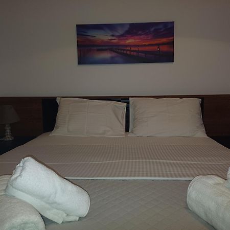 G.Tzanis Luxury Apartments ปาร์กา ภายนอก รูปภาพ